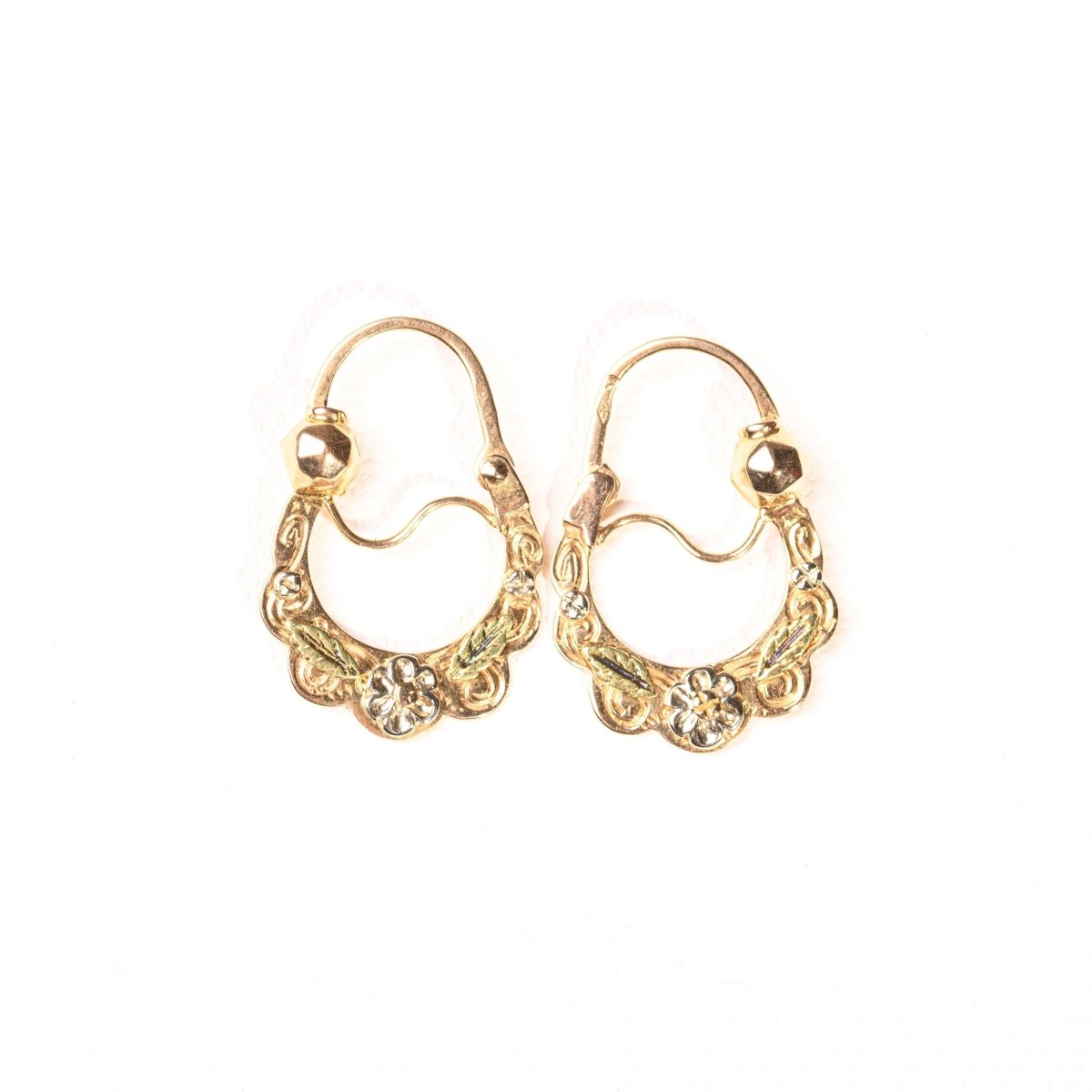Boucles d'oreilles Créoles savoyardes à décor floral en or - Castafiore