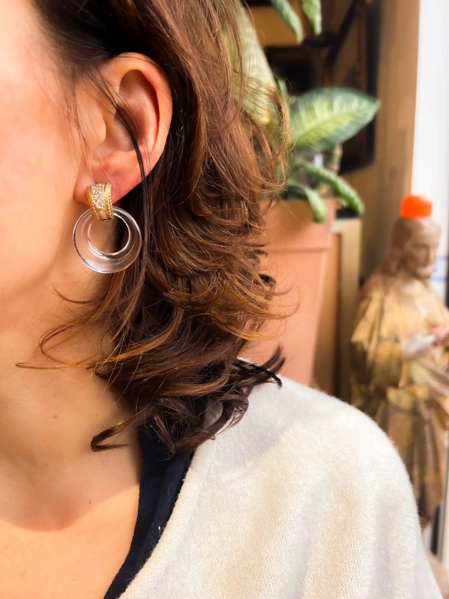 Boucles d'oreilles de la maison Van Cleef & Arpel en or jaune et diamants - Castafiore