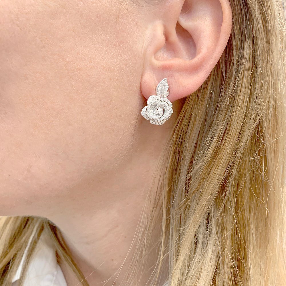 Boucles d'oreilles DIOR "Bagatelle" en or blanc et diamants - Castafiore