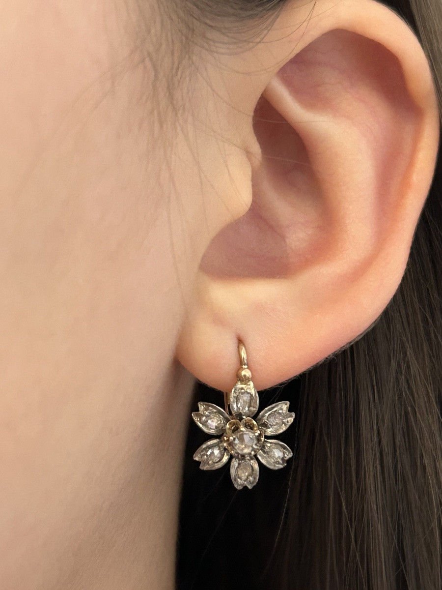 Boucles d'oreilles dormeuses anciennes en or 18K et argent - Castafiore