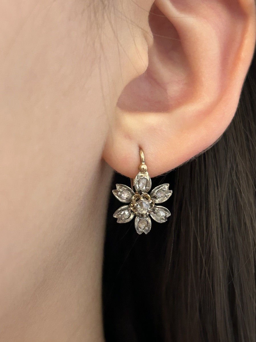 Boucles d'oreilles dormeuses anciennes en or 18K et argent - Castafiore