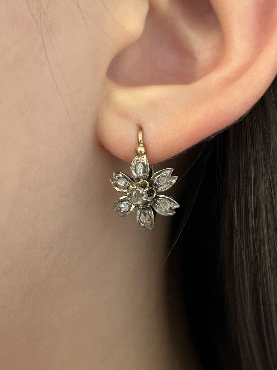 Boucles d'oreilles dormeuses anciennes en or 18K et argent - Castafiore