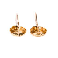 Boucles d'oreilles dormeuses anciennes en or jaune ciselé - Castafiore