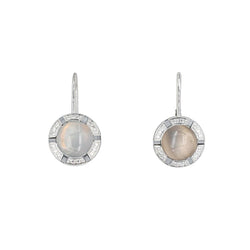Boucles d'oreilles Dormeuses CHAUMET "Class One Croisière" en or blanc, pierres de lune et diamants - Castafiore