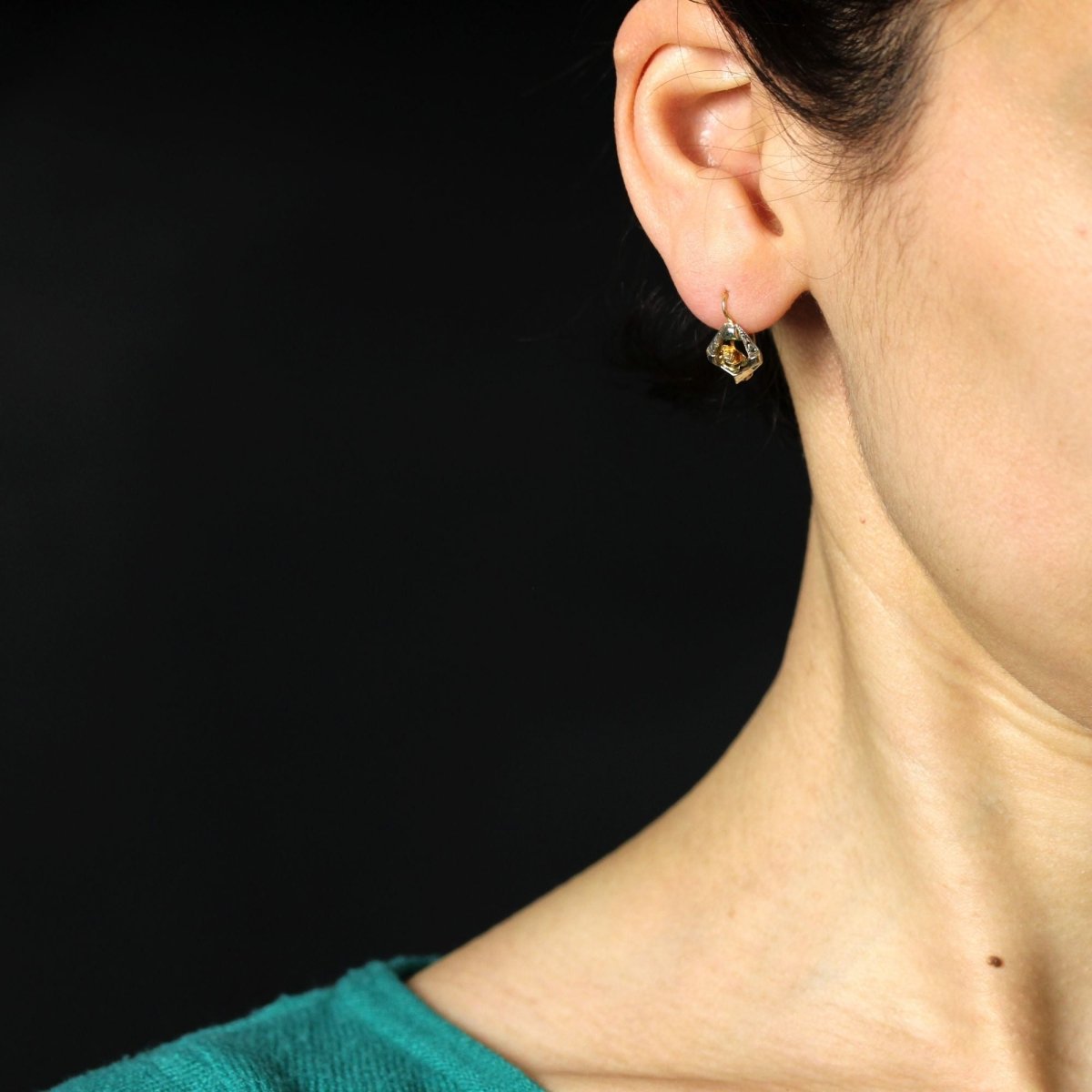 Boucles d'oreilles DORMEUSES Deux ors en or jaune et or blanc - Castafiore