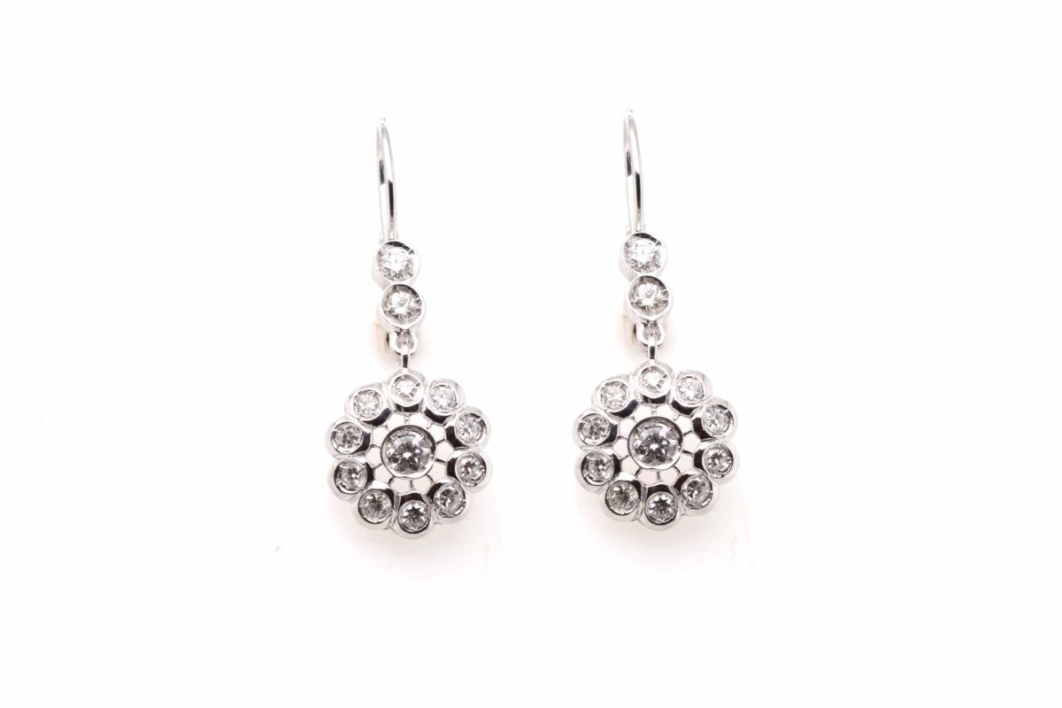 Boucles d'oreilles Dormeuses en or blanc et diamants - Castafiore