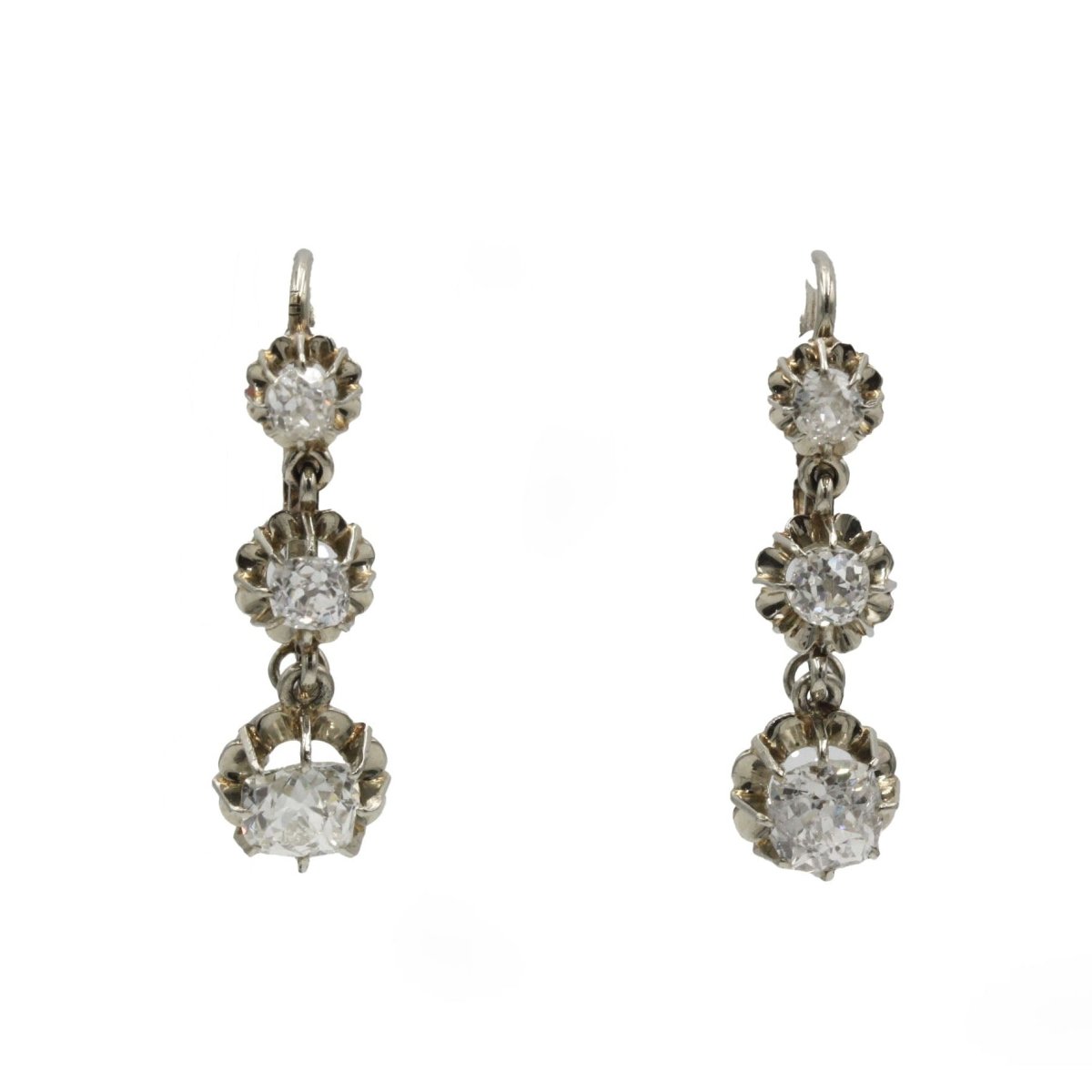 Boucles d'oreilles Dormeuses en or blanc et diamants - Castafiore