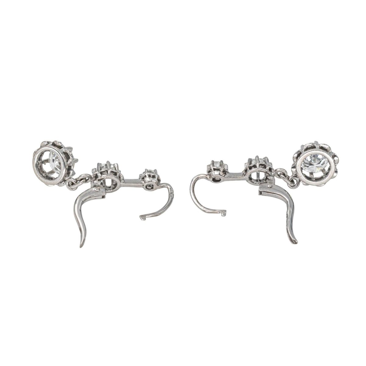 Boucles d'oreilles Dormeuses en or blanc et diamants - Castafiore