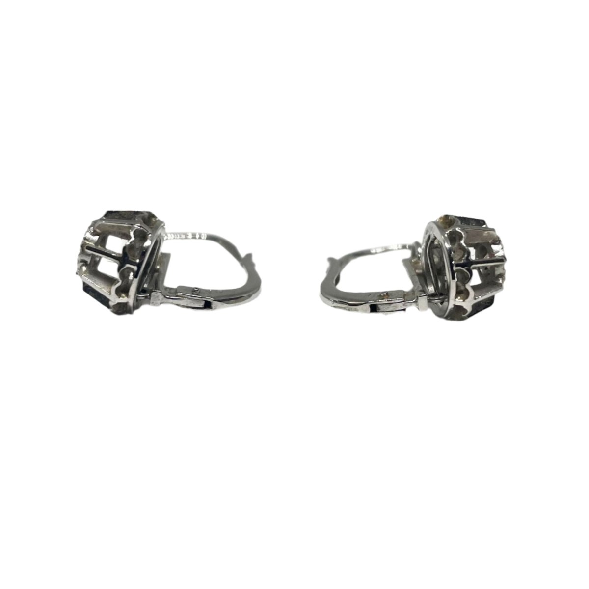 Boucles d’oreilles dormeuses en or blanc et diamants - Castafiore