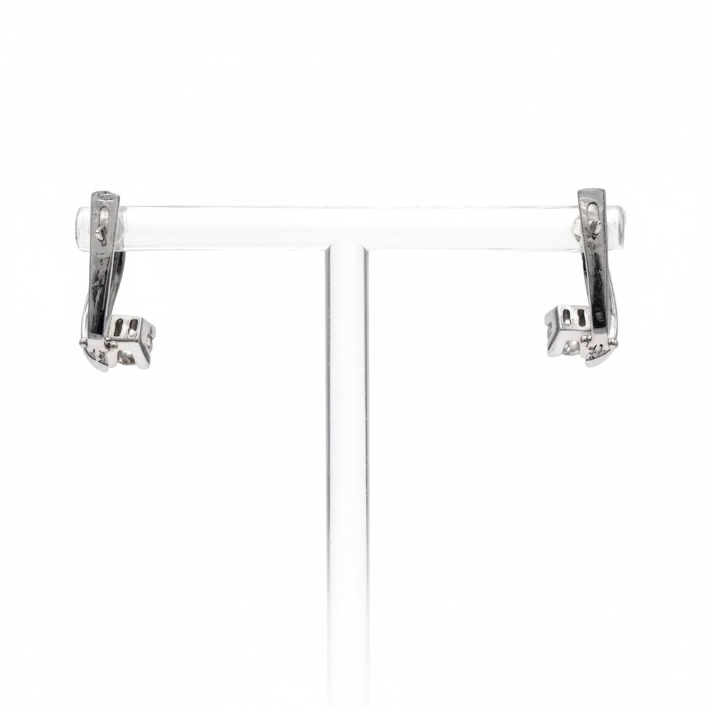 Boucles d'oreilles Dormeuses en or blanc et diamants - Castafiore