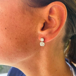 Boucles d'oreilles dormeuses en or blanc et diamants - Castafiore
