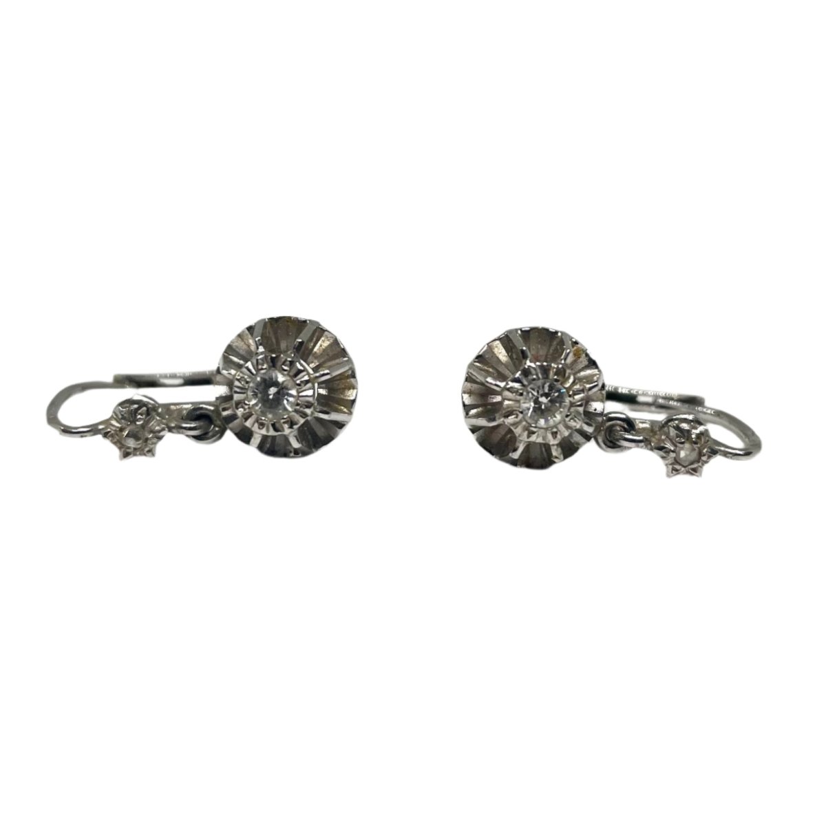 Boucles d’oreilles dormeuses en or blanc et diamants - Castafiore