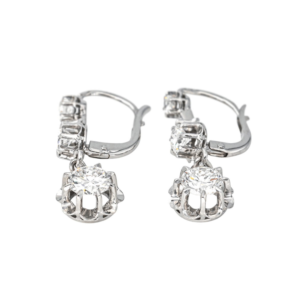 Boucles d'oreilles Dormeuses en or blanc et diamants - Castafiore