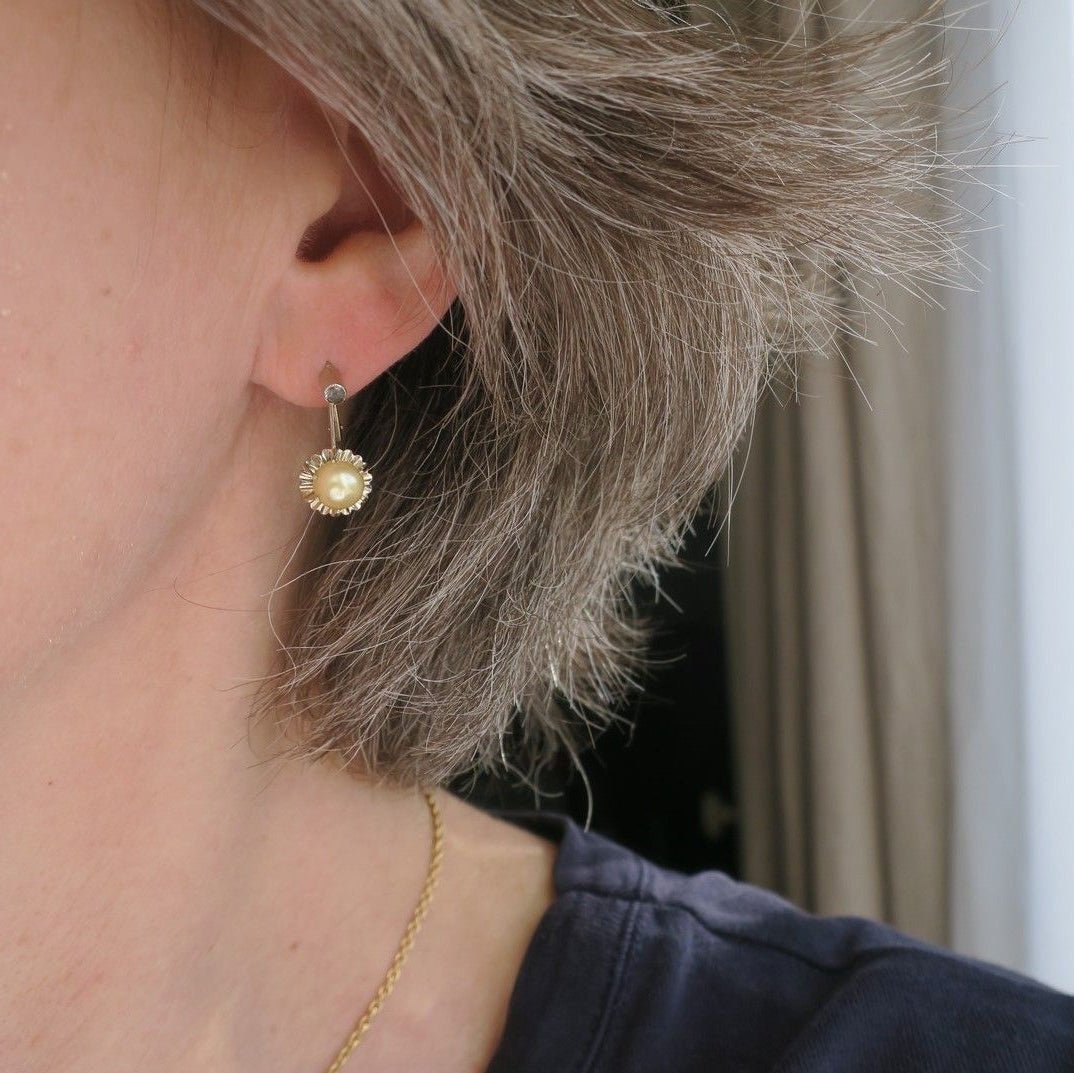 Boucles d'oreilles Dormeuses en or blanc et perles - Castafiore