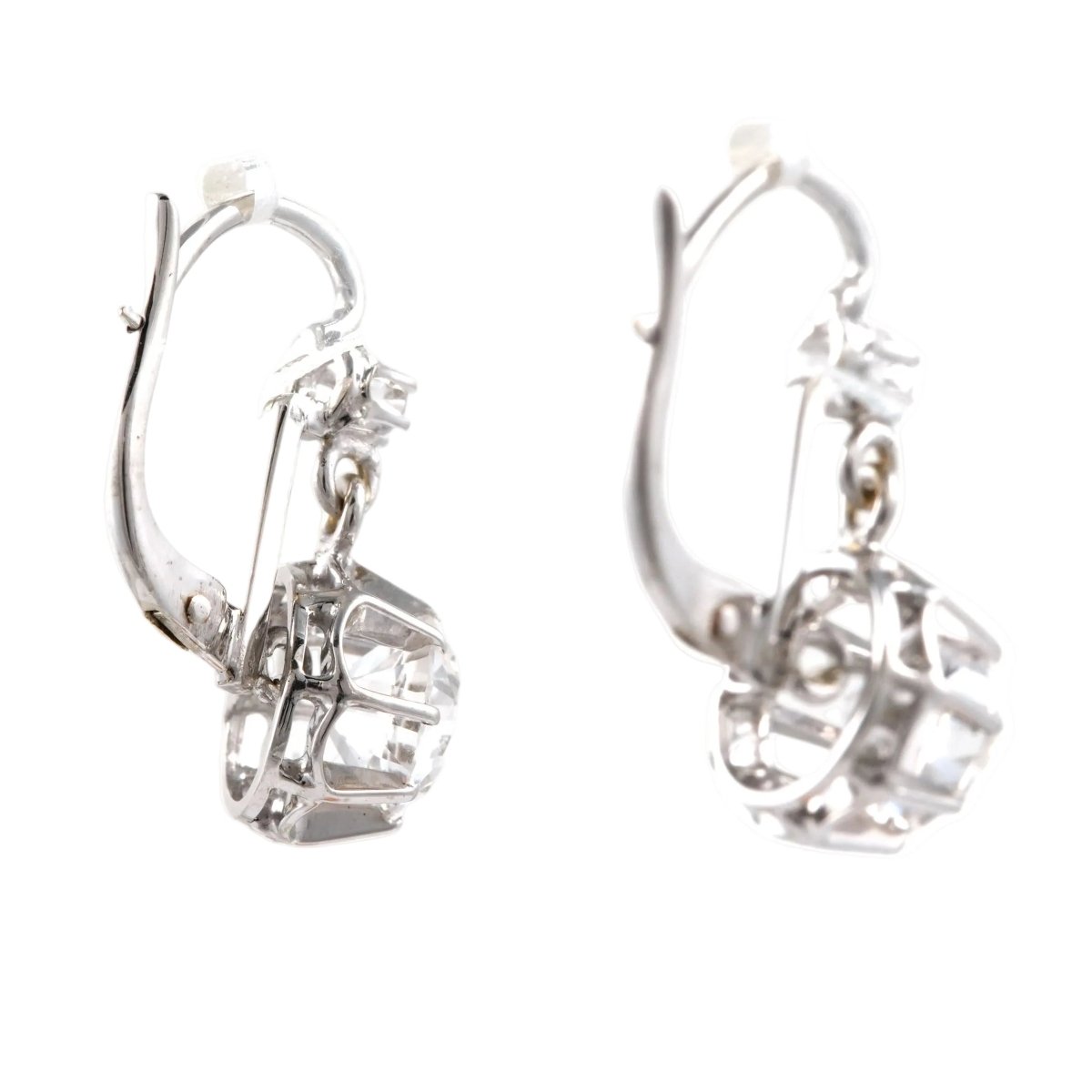 Boucles d'oreilles Dormeuses en or blanc et zirconiums - Castafiore