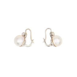 Boucles d'oreilles dormeuses en or blanc perles et diamants - Castafiore