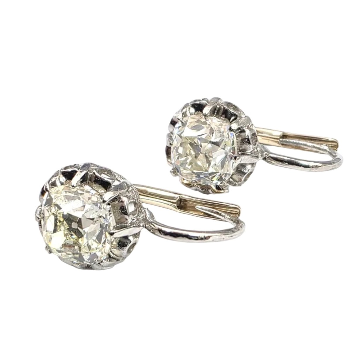 Boucles d'oreilles Dormeuses en or jaune et diamants - Castafiore