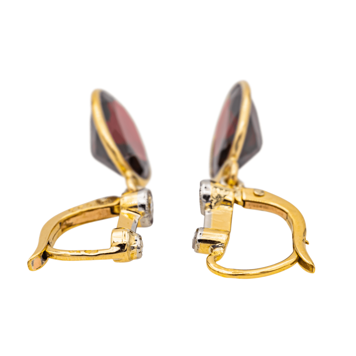 Boucles d'oreilles Dormeuses en or jaune, or blanc, platine, grenats et diamants - Castafiore