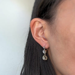 Boucles d'oreilles Dormeuses en or jaune, platine et diamants - Castafiore