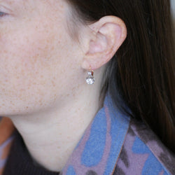 Boucles d'oreilles Dormeuses en or jaune, platine, et diamants - Castafiore