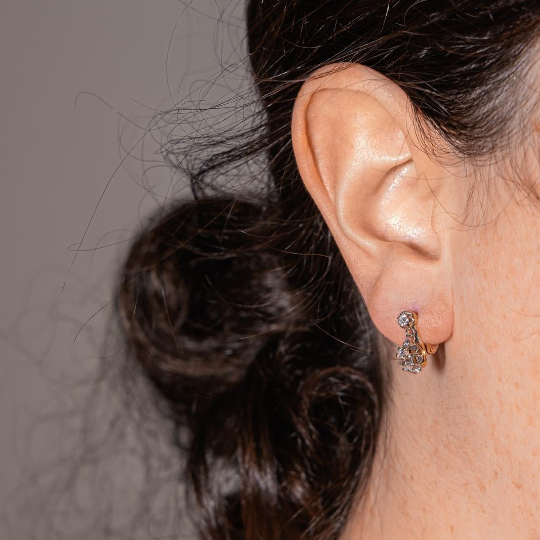 Boucles d'oreilles Dormeuses en or jaune, platine et diamants - Castafiore