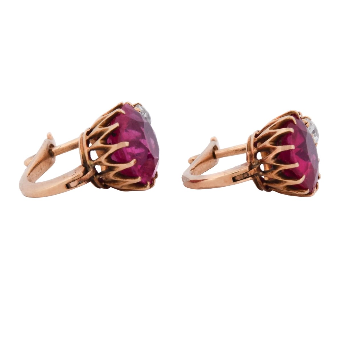 Boucles d'oreilles Dormeuses en or jaune, rubis et diamants - Castafiore