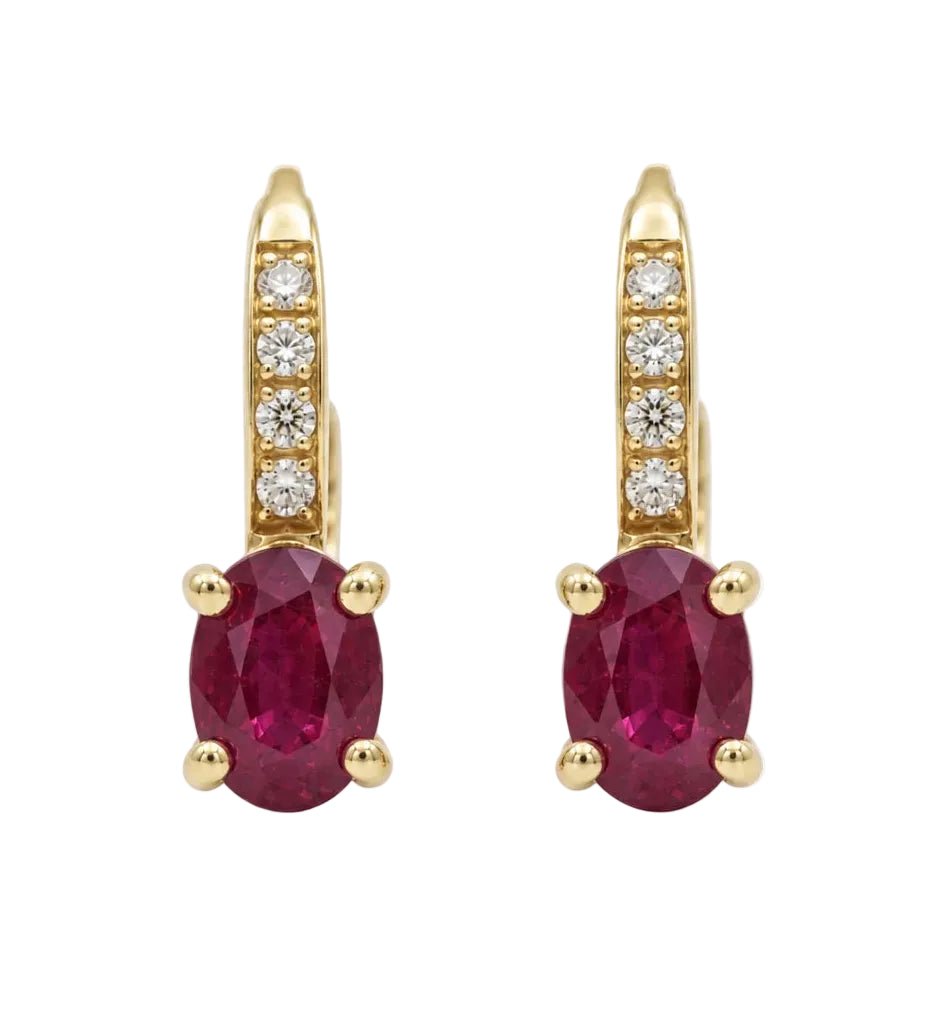 Boucles d'oreilles Dormeuses en or jaune, rubis et diamants - Castafiore