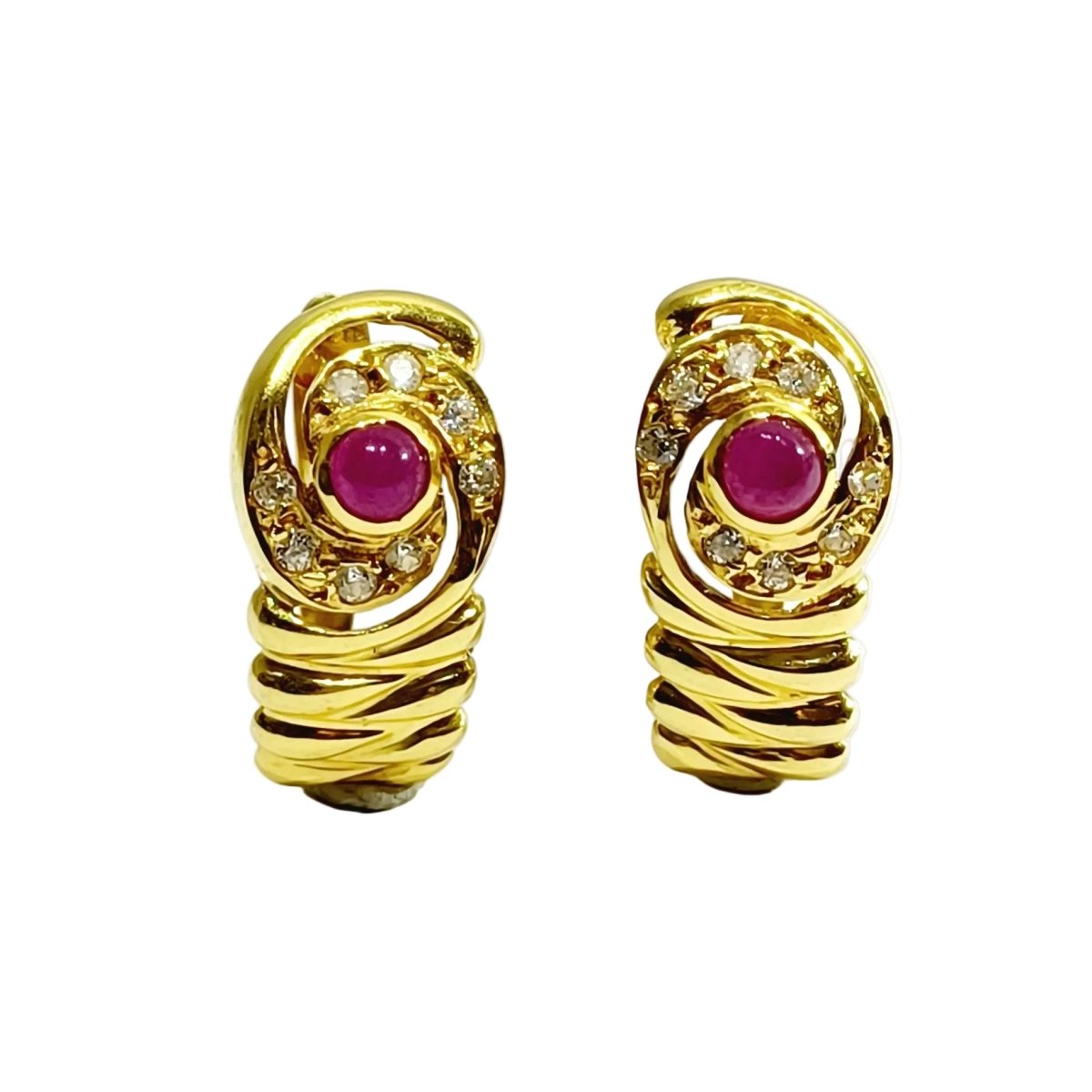 Boucles d'oreilles Dormeuses en or jaune, rubis et diamatns - Castafiore
