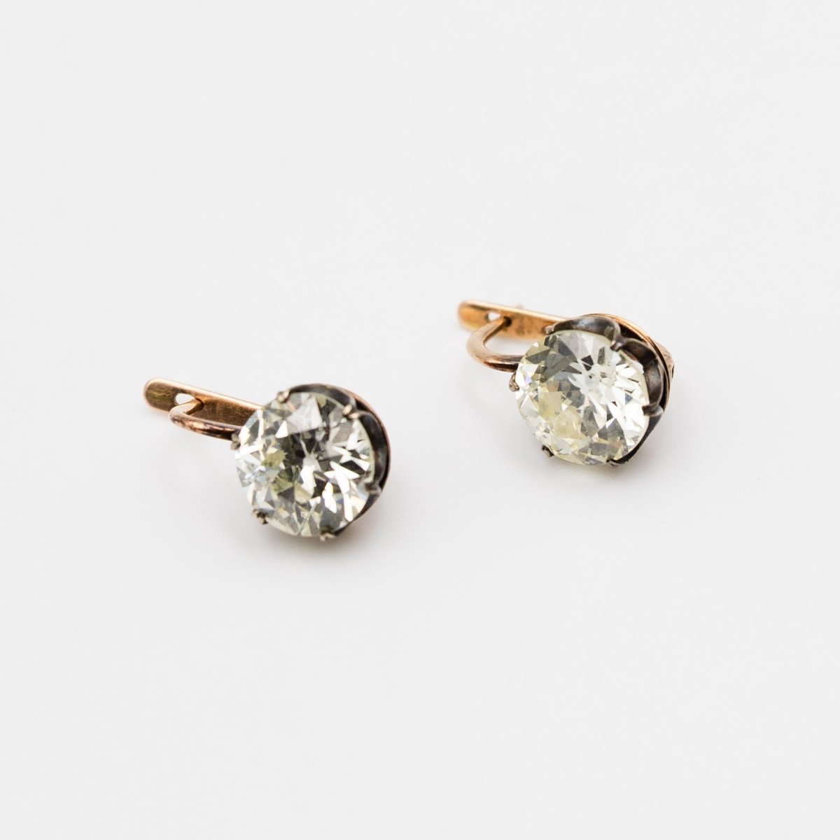 Boucles d'oreilles Dormeuses en or rose, argent et diamants - Castafiore