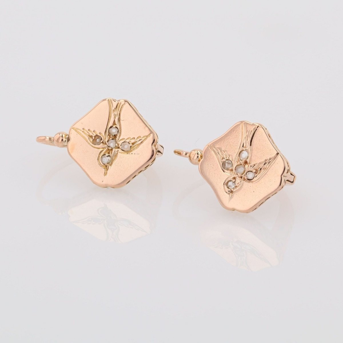Boucles d'oreilles dormeuses en or rose et diamant - Castafiore