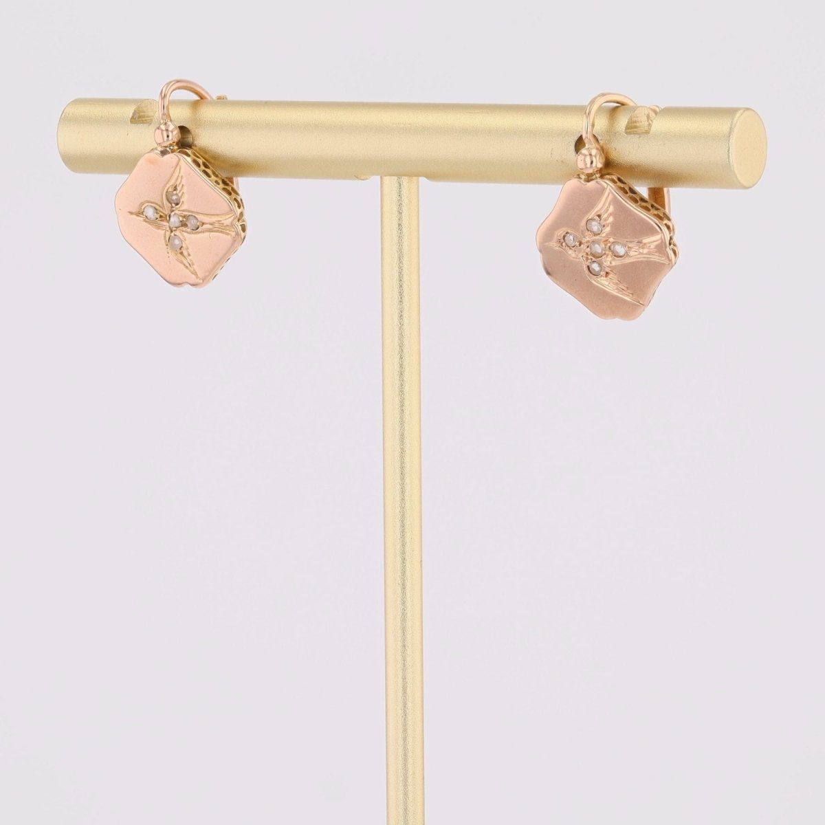 Boucles d'oreilles dormeuses en or rose et diamant - Castafiore