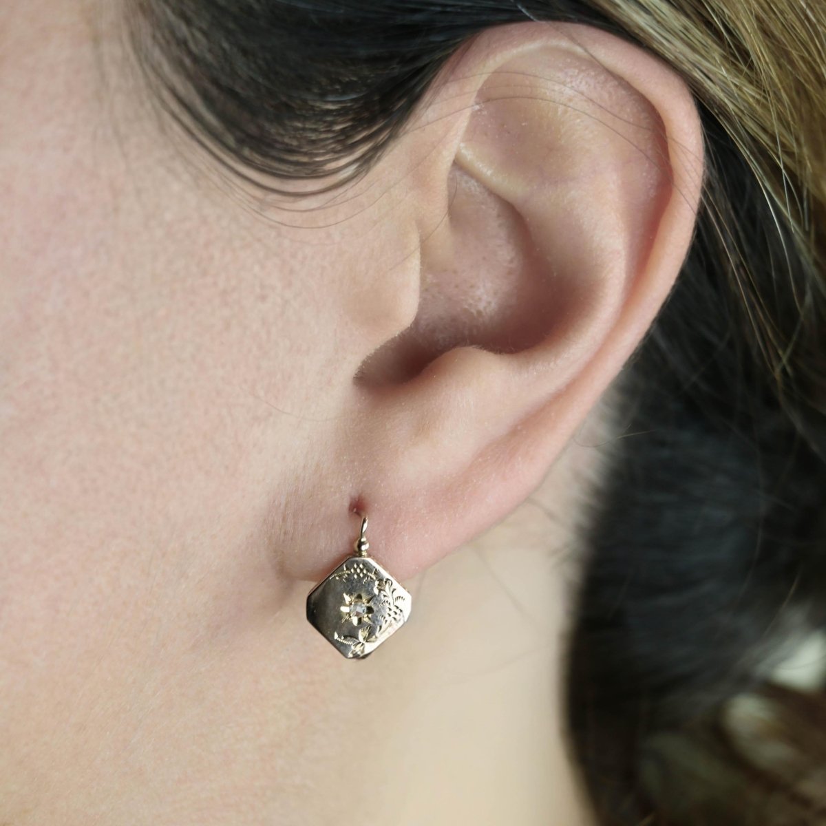 Boucles d'oreilles Dormeuses en or rose et diamants - Castafiore