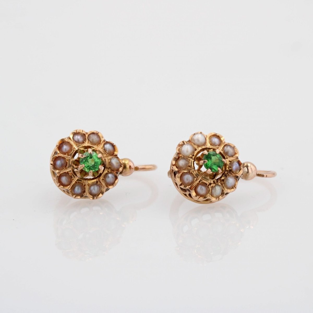 Boucles d'oreilles Dormeuses en or rose, grenats et perles - Castafiore