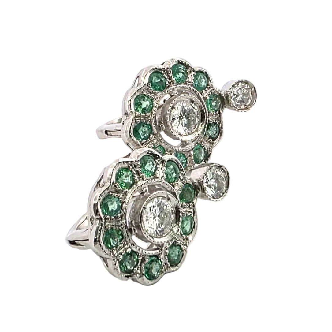 Boucles d'oreilles Dormeuses en platine, émeraudes et diamants - Castafiore