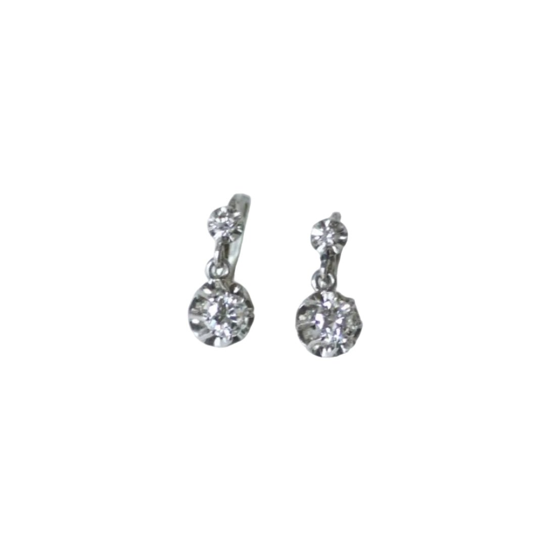 Boucles d'oreilles Dormeuses en platine et diamants - Castafiore