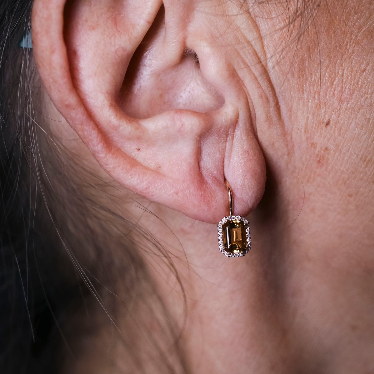 Boucles d'oreilles Dormeuses MONACLE en or jaune, citrines et diamants - Castafiore