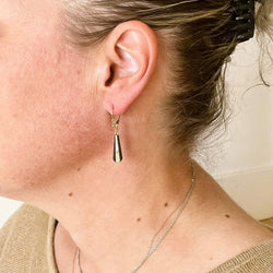 Boucles d'oreilles Dormeuses pendantes en onyx et or jaune - Castafiore