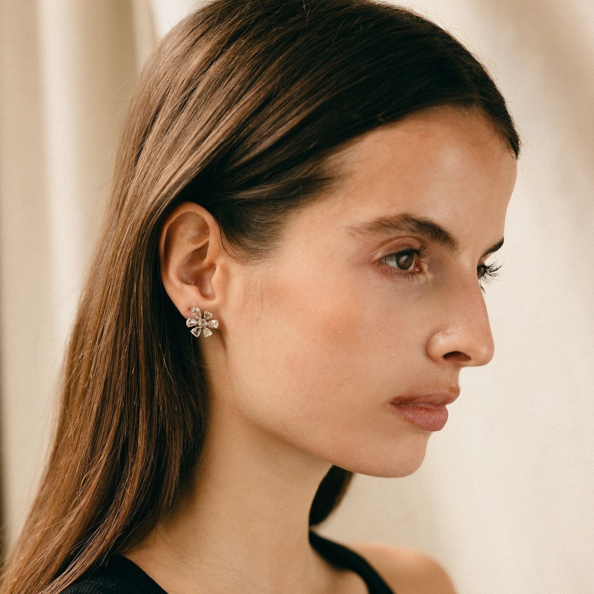 Boucles d'oreilles Double fleurs en or blanc et diamants - Castafiore
