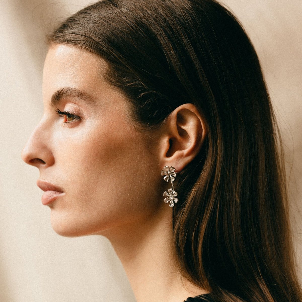 Boucles d'oreilles Double fleurs en or blanc et diamants - Castafiore