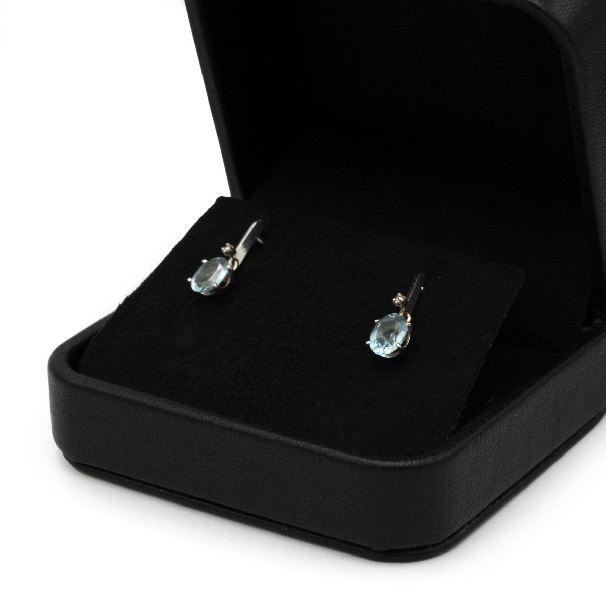 Boucles d'oreilles en or blanc, aigues - marines, et diamants - Castafiore
