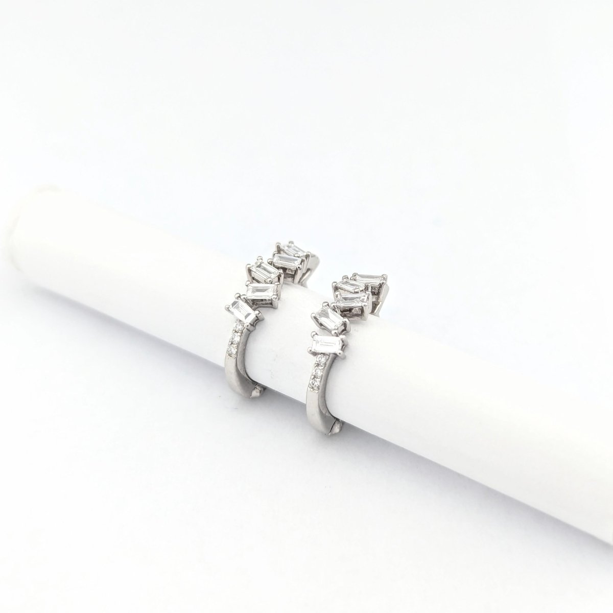 Boucles d'oreilles en or blanc et diamants - Castafiore