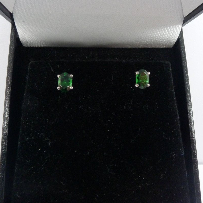 Boucles d'oreilles en or blanc et grenats tsavorites - Castafiore