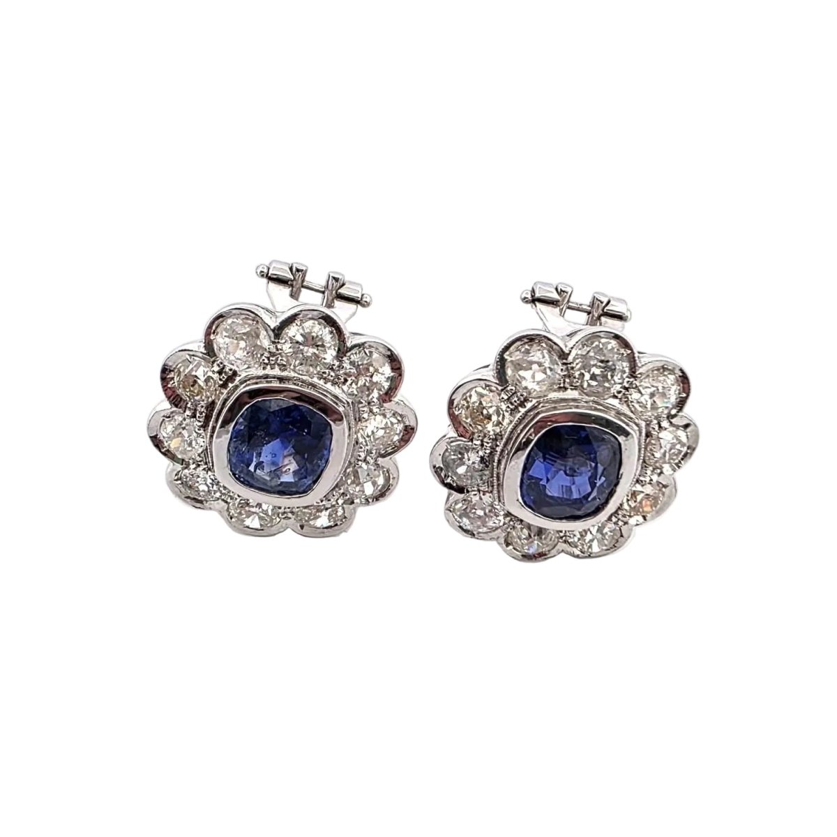 Boucles d'oreilles en or blanc, saphirs et diamants - Castafiore