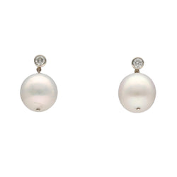 Boucles d'oreilles en or gris 18 Cts avec diamants brillants et perles vers 1990. - Castafiore