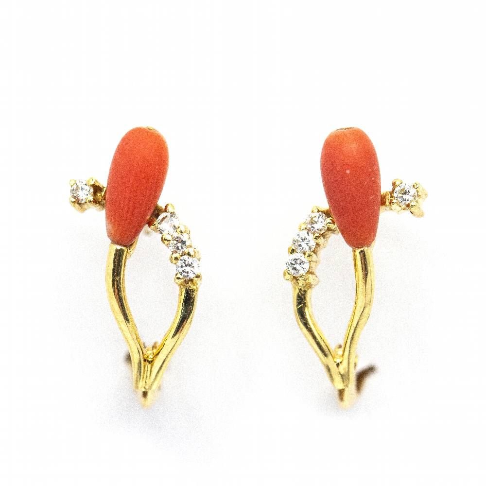 Boucles d'oreilles en or jaune et corail - Castafiore