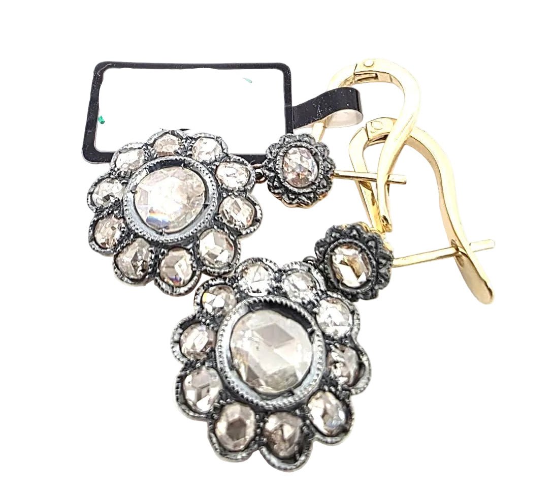 Boucles d'oreilles en or jaune et diamants - Castafiore