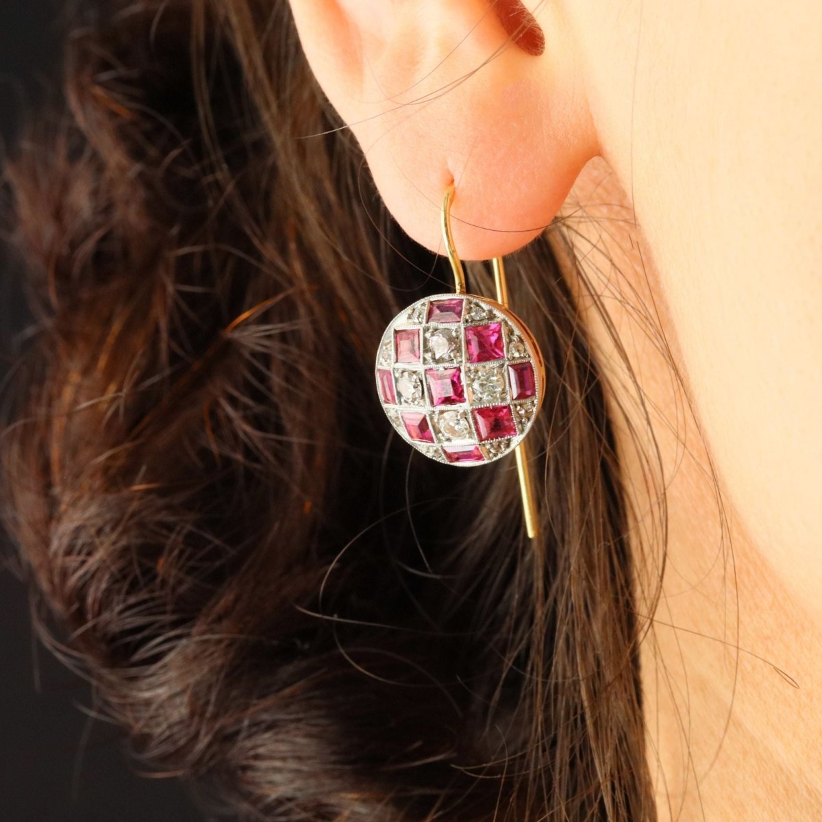 Boucles d'oreilles en or jaune, platine, rubis et diamants - Castafiore