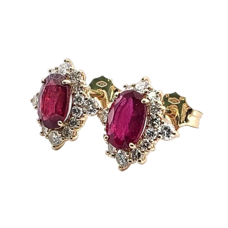 Boucles d'oreilles en or jaune, rubis et diamants - Castafiore