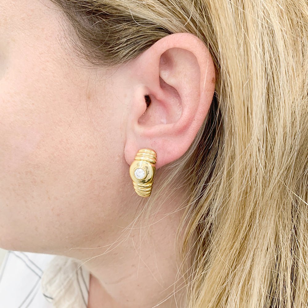 Boucles d'oreilles Fred, or jaune, diamants. - Castafiore