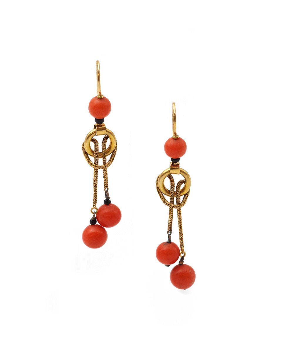Boucles d'oreilles Napoléon III longues en or et corail - Castafiore